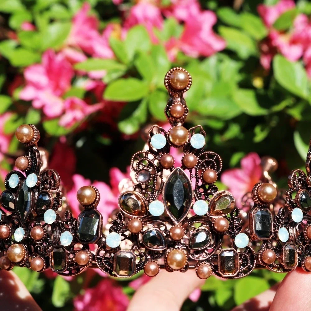 🎉 Host Pick Crown Champagne Pearls/Smoky Crystals